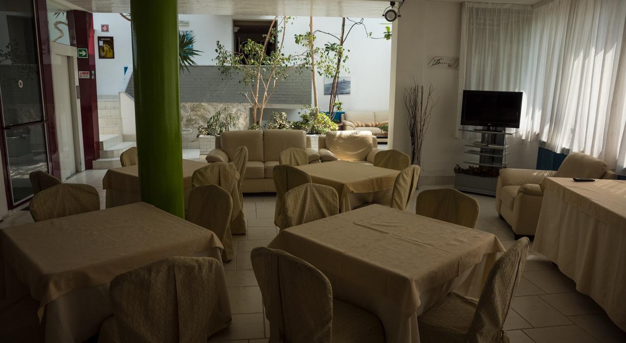 Albergo Ristorante Da Domenico Monte San Savino Exterior photo